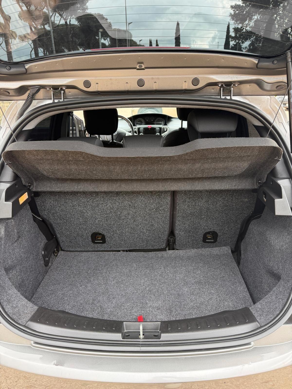 Lancia Ypsilon 1.0 FireFly 5 porte S&S Hybrid Ecochic Gold