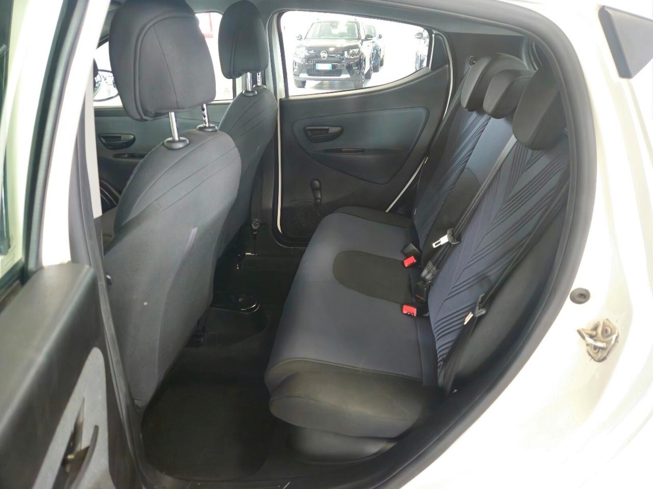 Lancia Ypsilon 1.0 FireFly 5 porte S&S Hybrid Gold