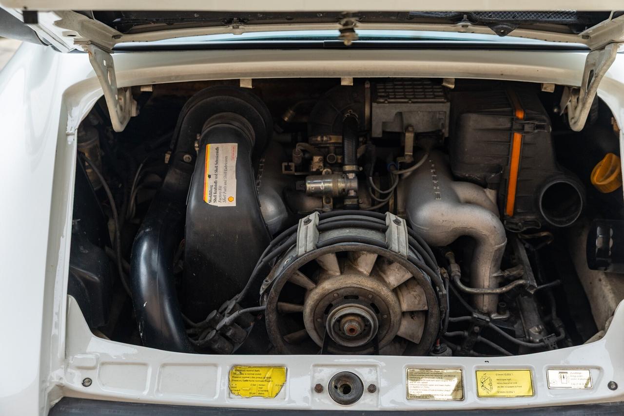 Porsche 911 CARRERA 3.2 G50 TARGA - RDS01800