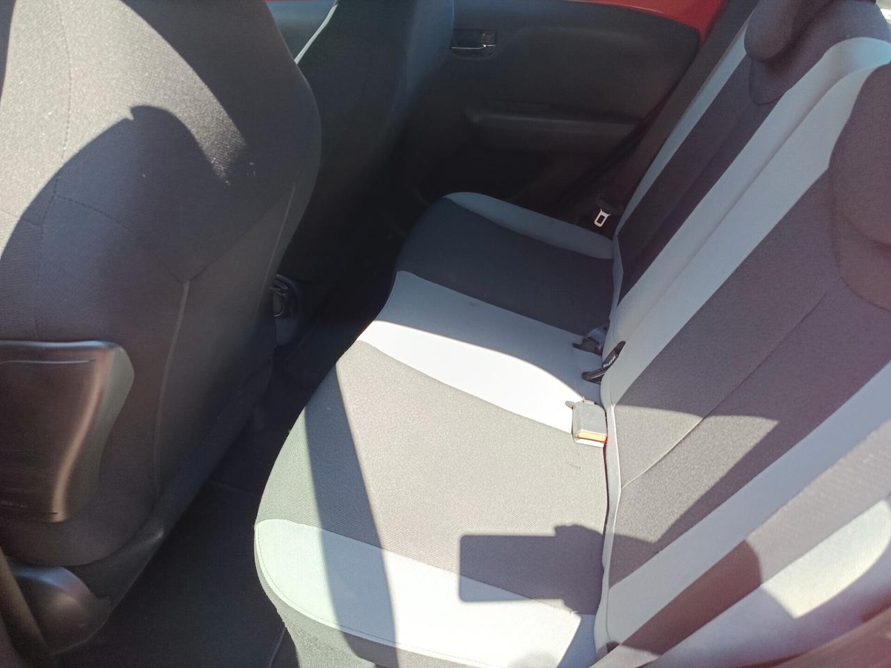 Toyota Aygo 1.0 VVT-i 69 CV 5 porte x-cite