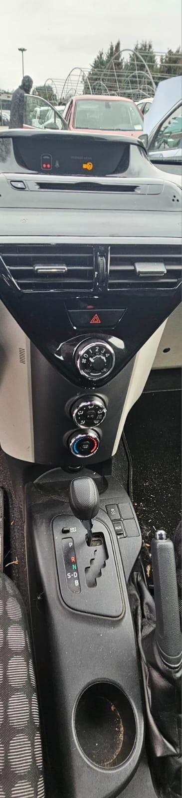 Toyota iQ 1.0 CVT Lounge