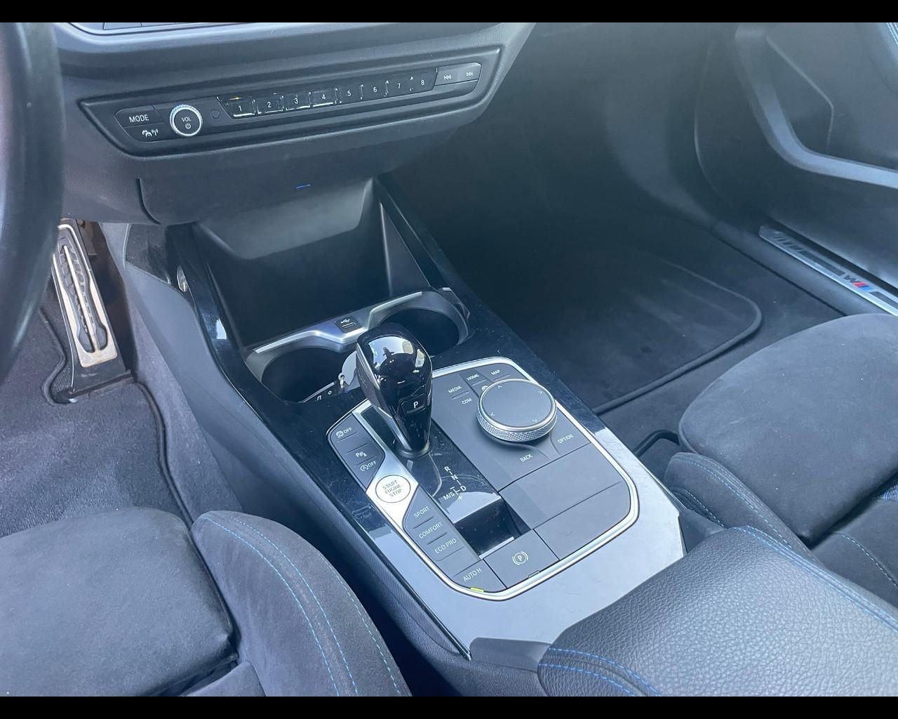BMW Serie 1 (F40) - 118d 5p. Msport