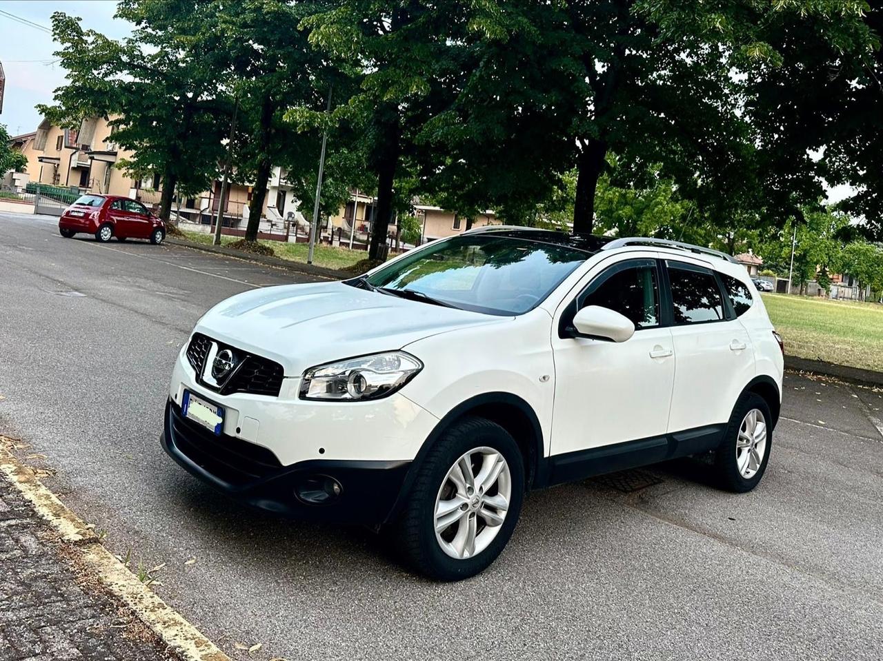 Nissan Qashqai. . 7 POSTI
