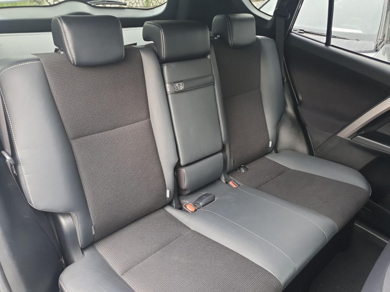 Toyota Rav4 2.5 vvt-i h lounge 4wd e-cvt my17