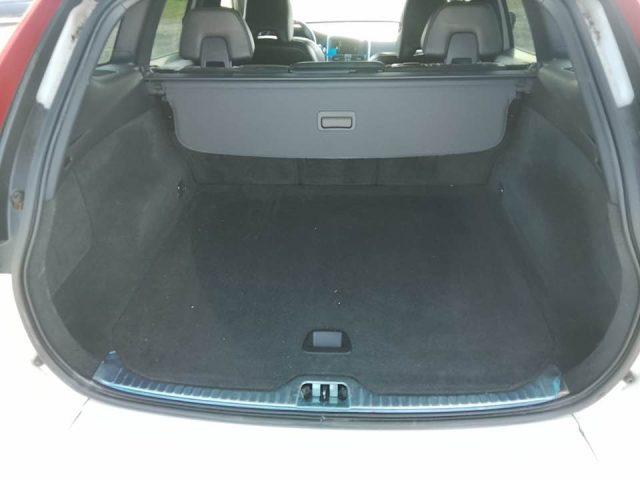 VOLVO XC60 D5 AWD Geartronic R-design Kinetic