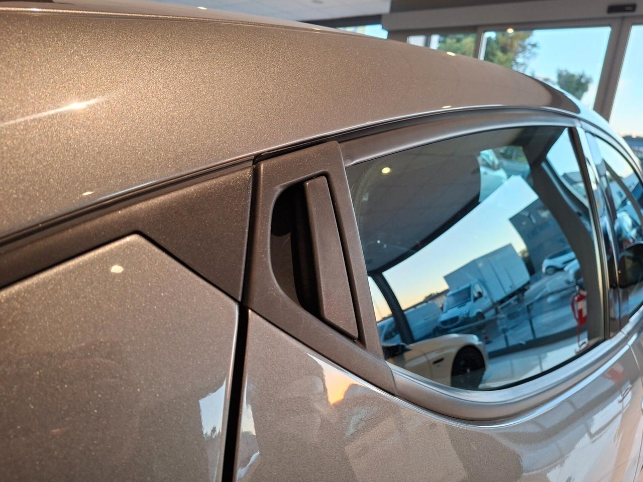 Lancia Ypsilon 1.0 Hybrid Neopatentati 2021