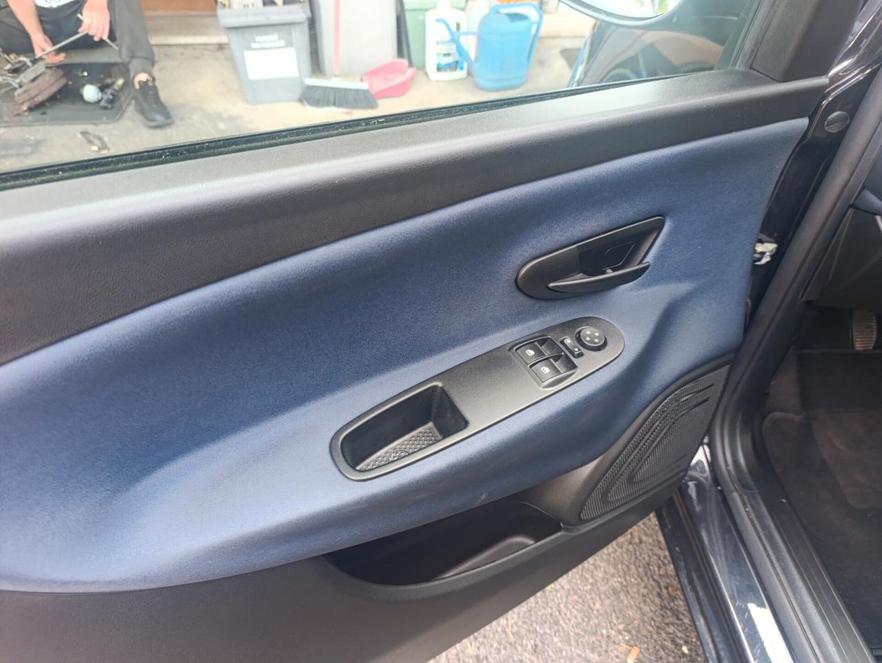 LANCIA YPSILON HYBRID PLATINO PREZZO REALE