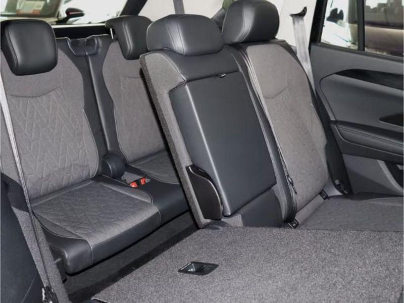 Volkswagen Tayron Volkswagen Tayron 1.5 eTSI LIFE 150cv DSG 7 posti FULL LED CAMERA NAVI GANCIO