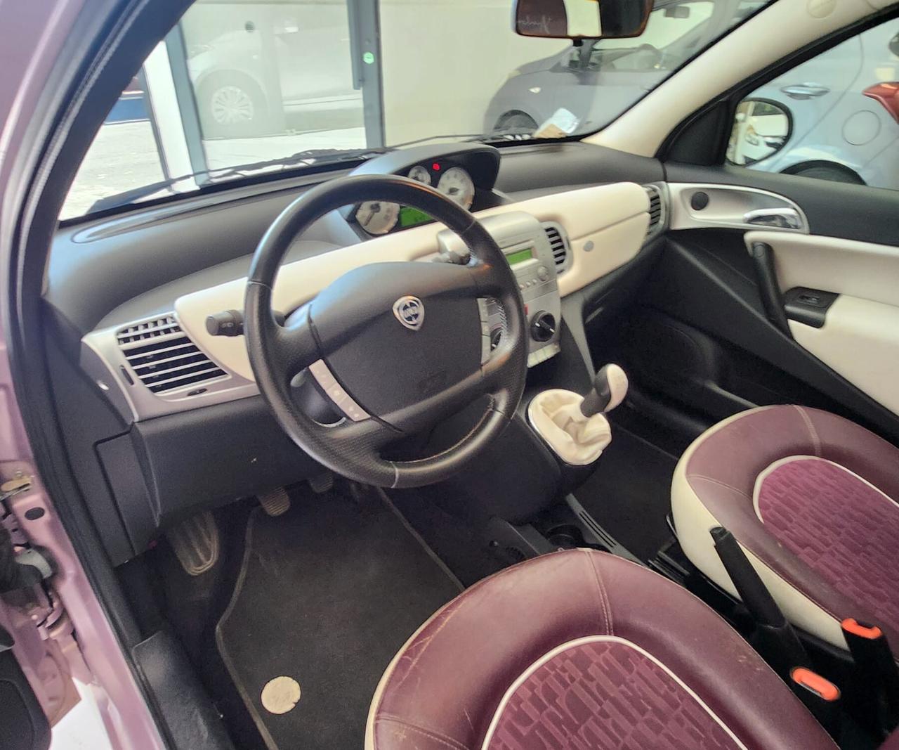 Lancia Ypsilon 1.3 MJT 75 CV Elle
