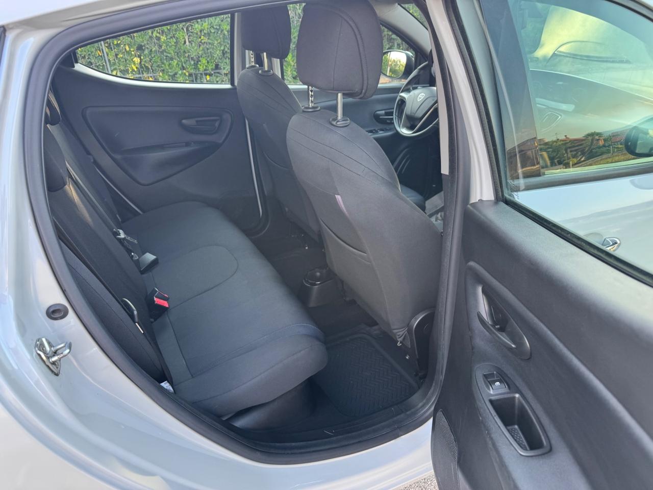Lancia Ypsilon 1.2 69 CV 5 porte S&S Gold