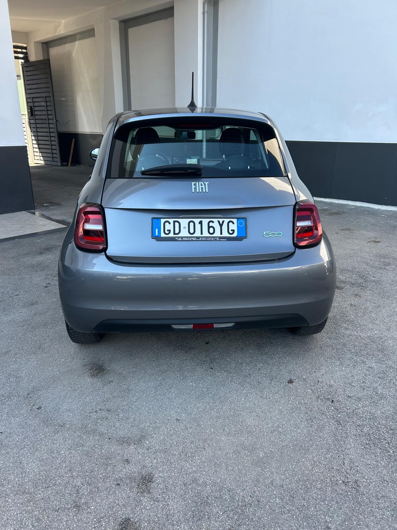 Fiat 500 500e Berlina 42 kWh Icon