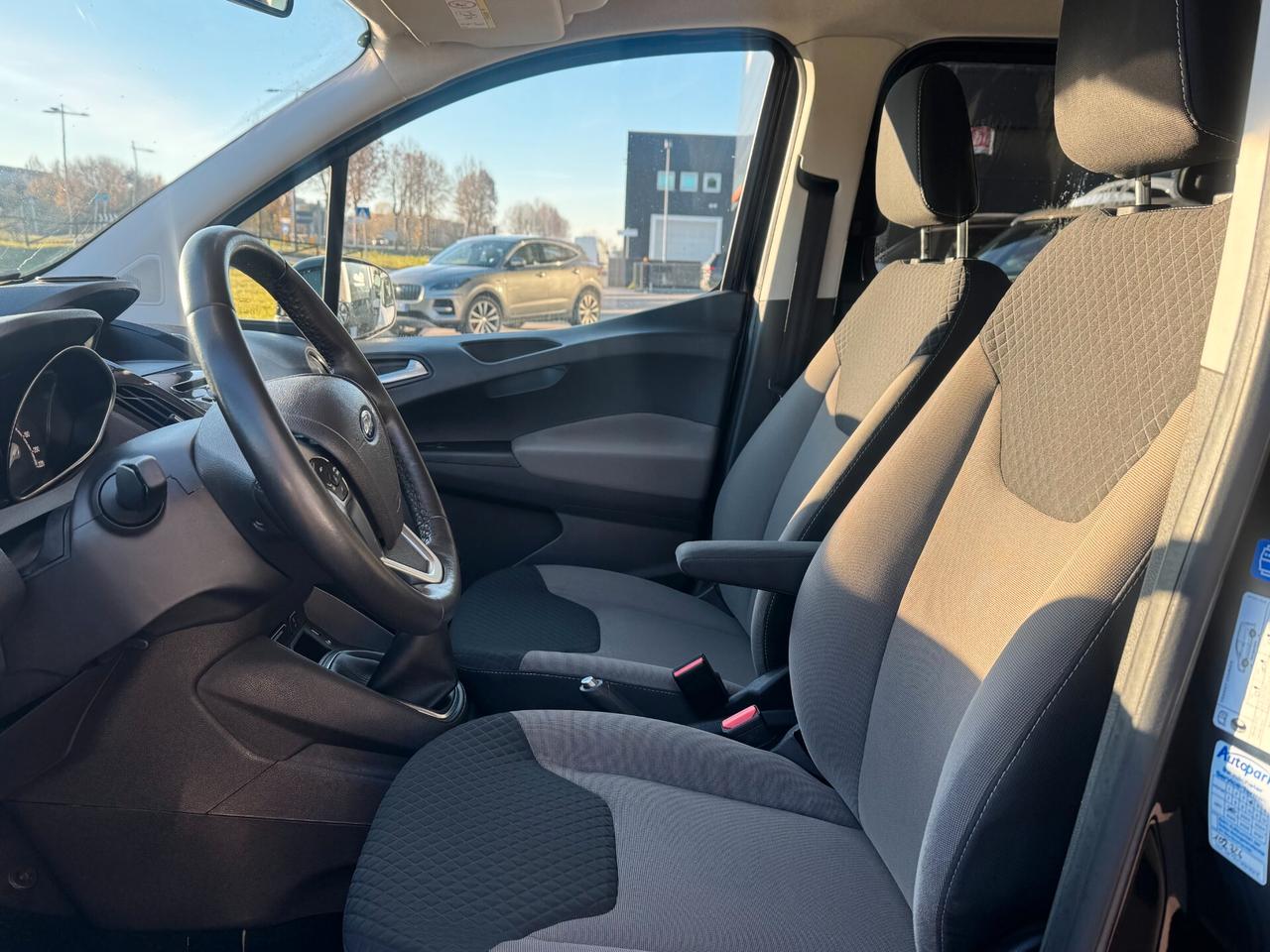 Ford Tourneo Courier 1.0 EcoBoost 100 CV Titanium