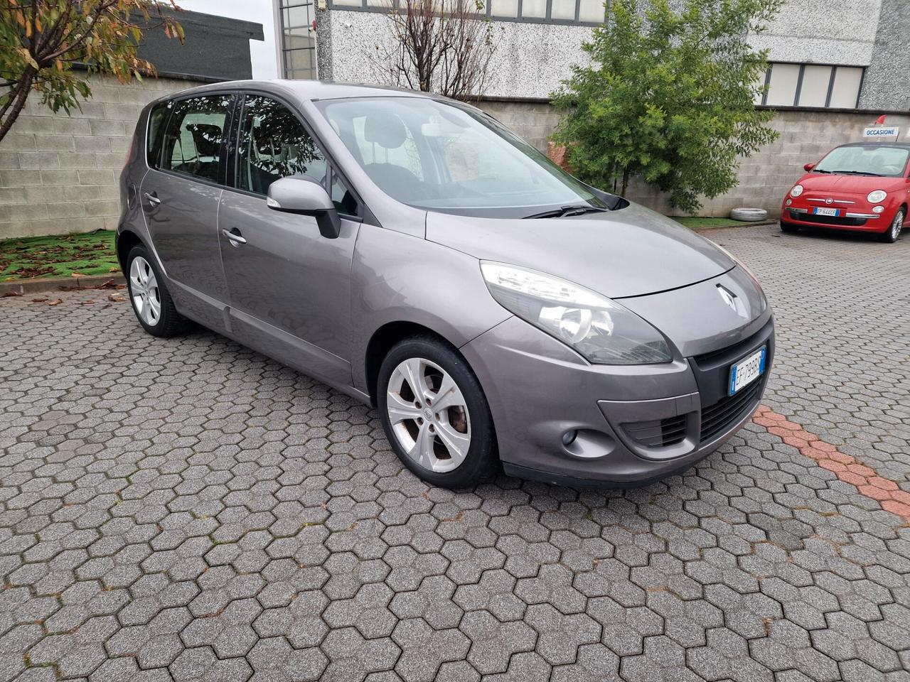 Renault Scenic 1.5 110CV euro 5A 2011