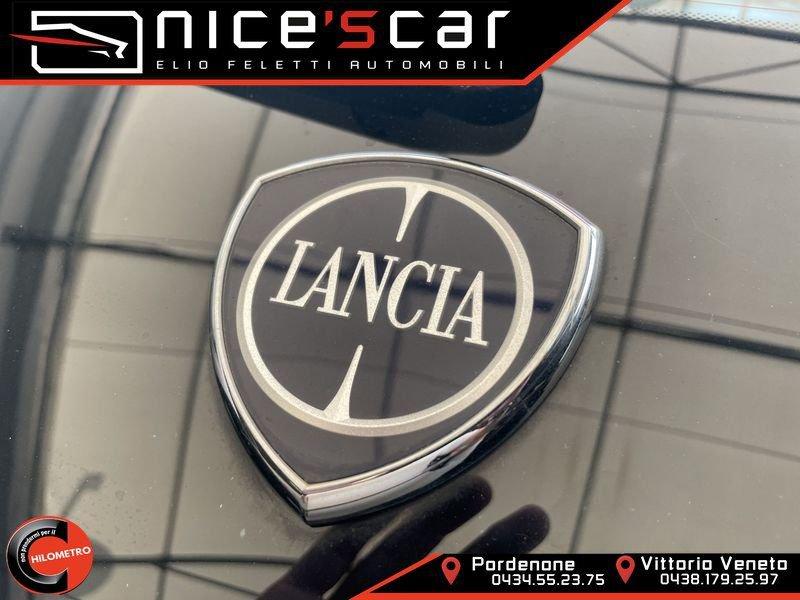 Lancia Ypsilon 1.0 FireFly 5 porte S&S Hybrid Ecochic Silver