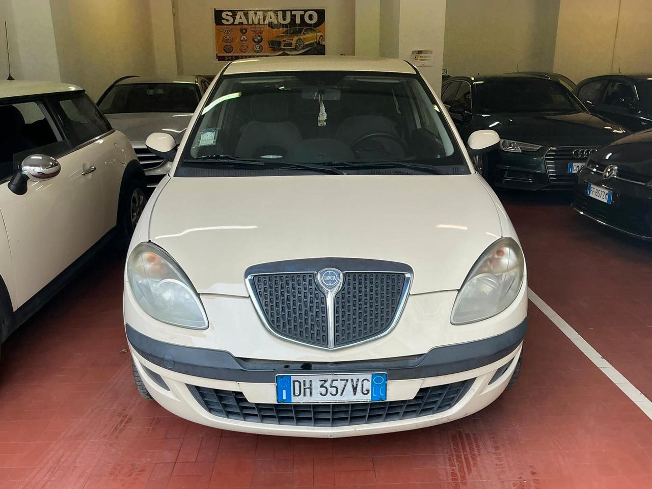 Lancia Ypsilon 1.4 Argento