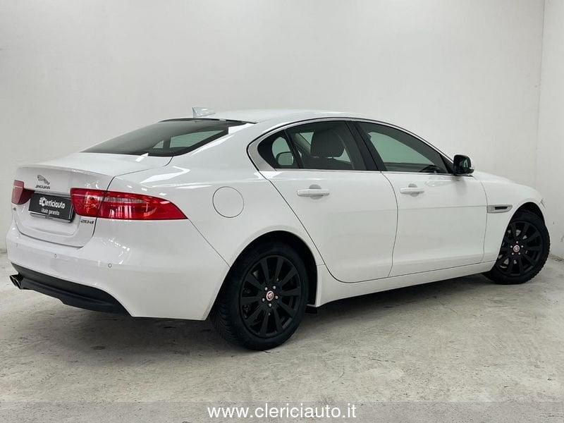 Jaguar XE 2.0 D 180 CV aut. Pure