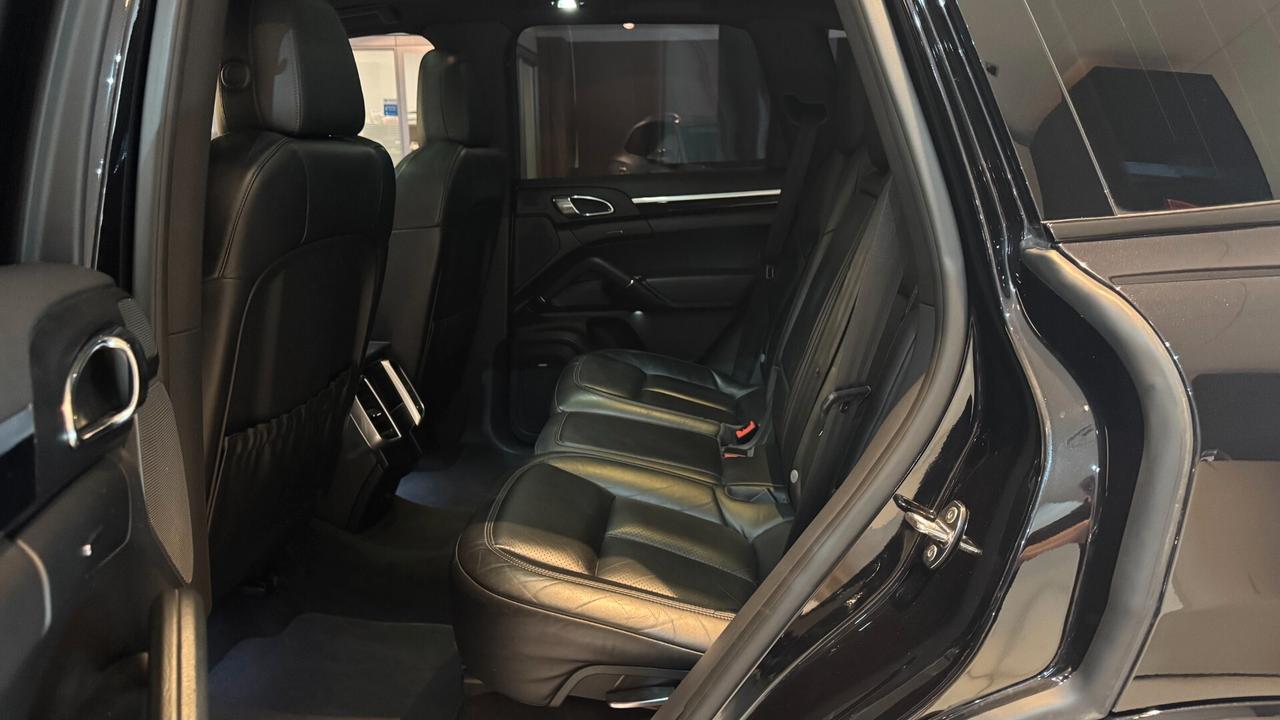 PORSCHE CAYENNE S 3.0D 250CV PLATINUM EDITION- 2016
