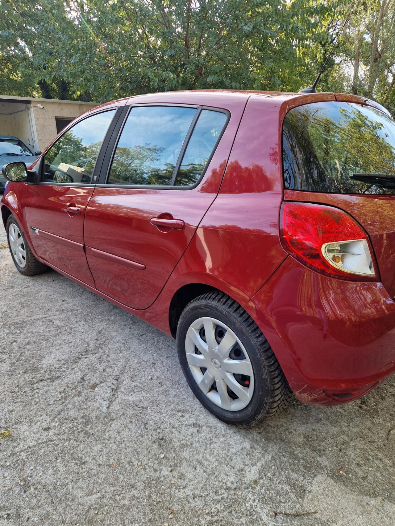 Renault Clio 1.2 Benz 75 cv - 2011
