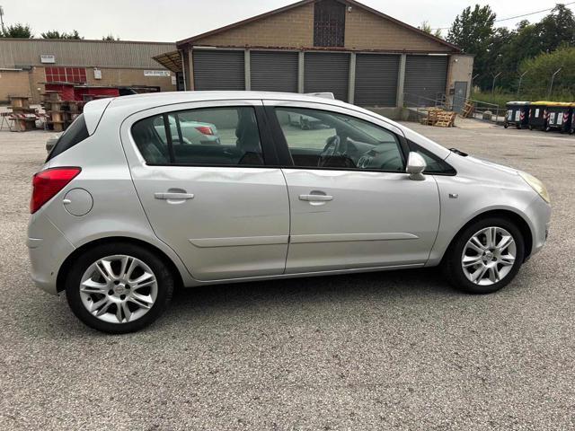 OPEL Corsa 1.2 5 porte Cosmo senza nessun lavoro da fare
