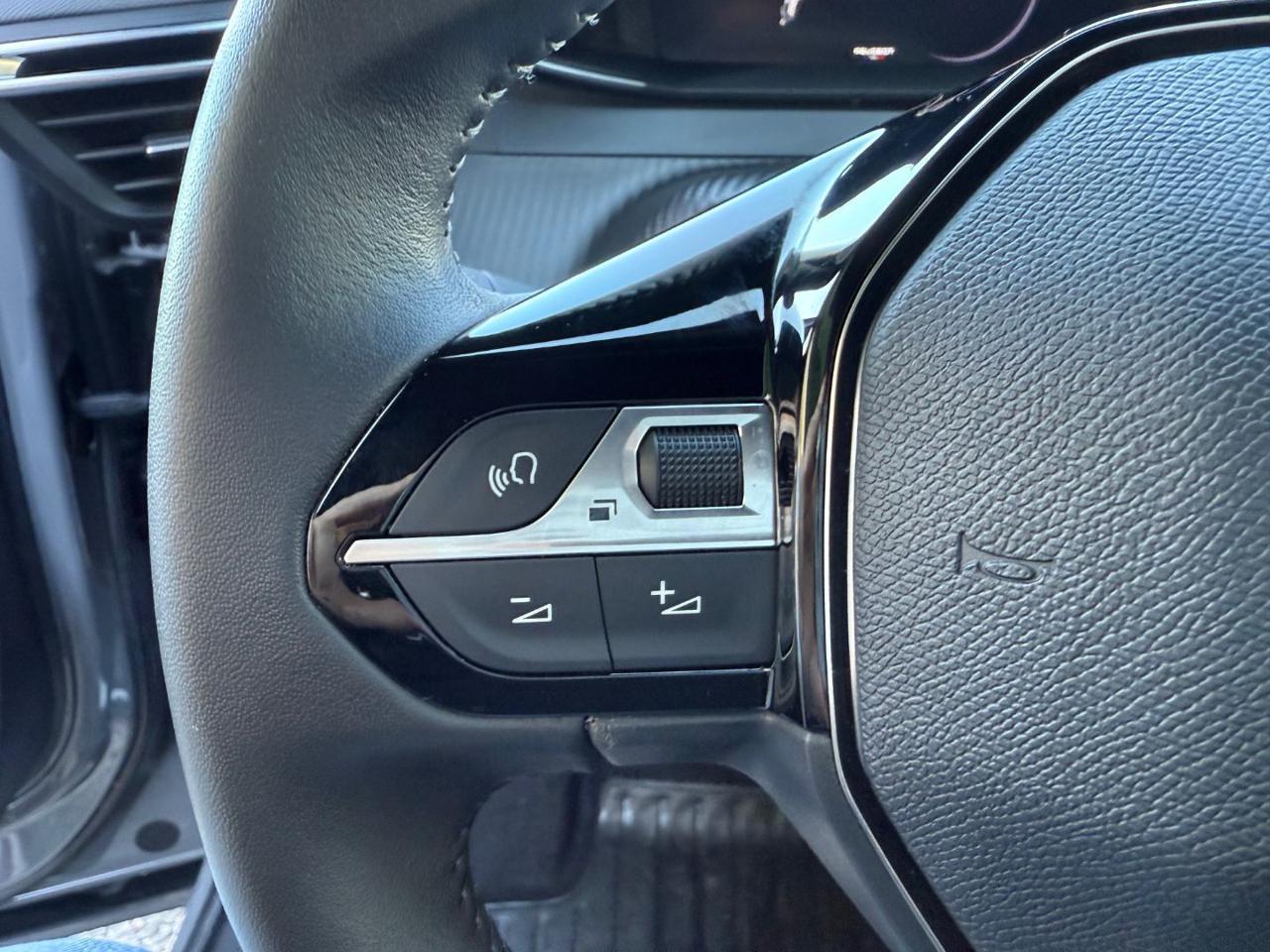 PEUGEOT 2008 PureTech 100 S&S Allure