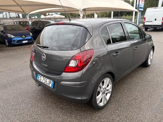 Opel Corsa 1.4 16V 5 porte Sport