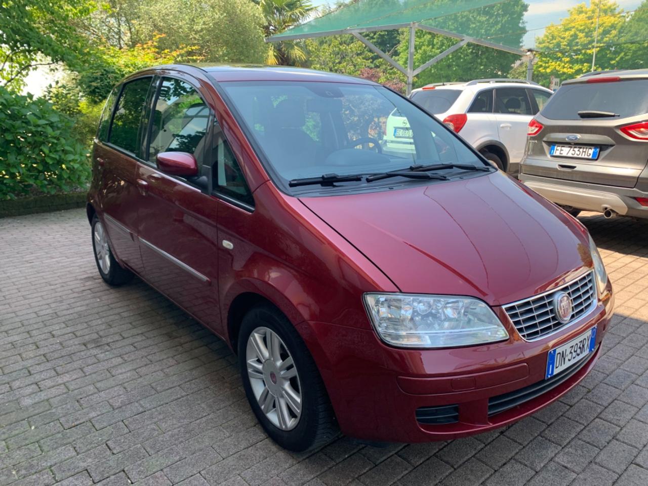 Fiat Idea 1.4 16V BlackMotion