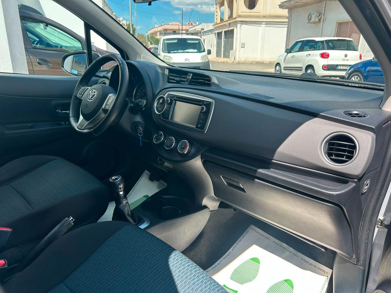 Toyota Yaris 1.0 51 Kw 5P LOUNGE RET. - 2012