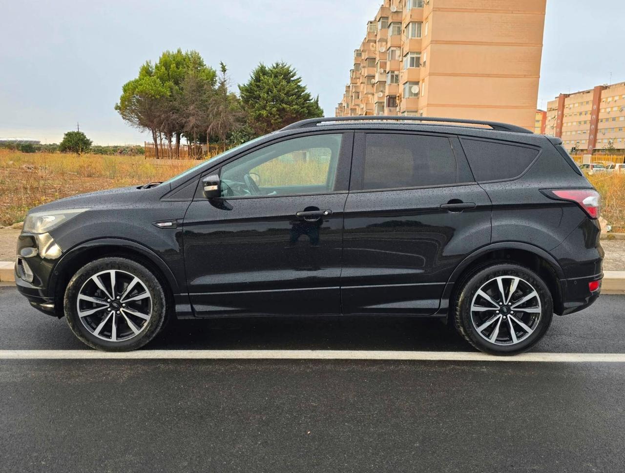 Ford Kuga 1.5 TDCI 120 CV S&S 2WD ST-Line