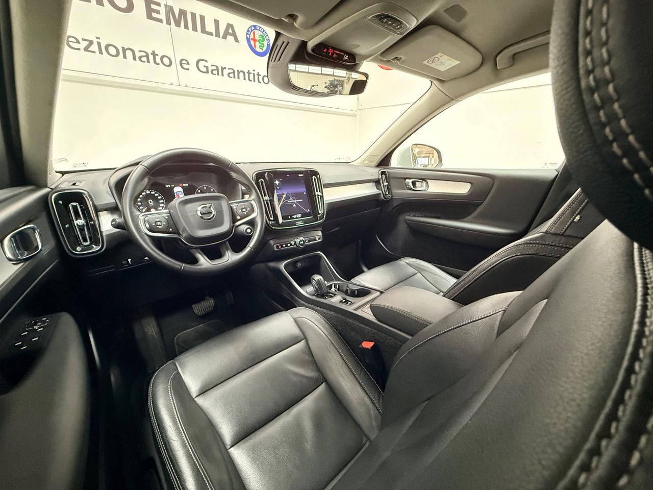 Volvo XC40 D4 2.0 190 CV AWD Geartronic Momentum 03/2018 EURO 6B