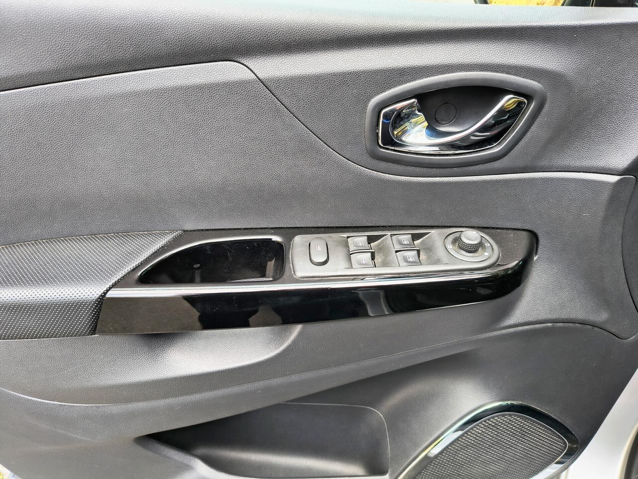 RENAULT CAPTUR 1.5 DIESEL CAMBIO AUTOMATICO 2017