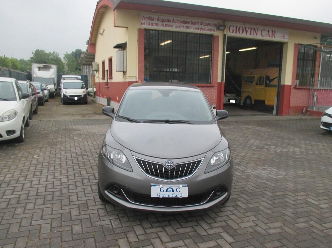 Lancia Ypsilon 1.0 FireFly Hybrid Ecochic Per Neopatentati