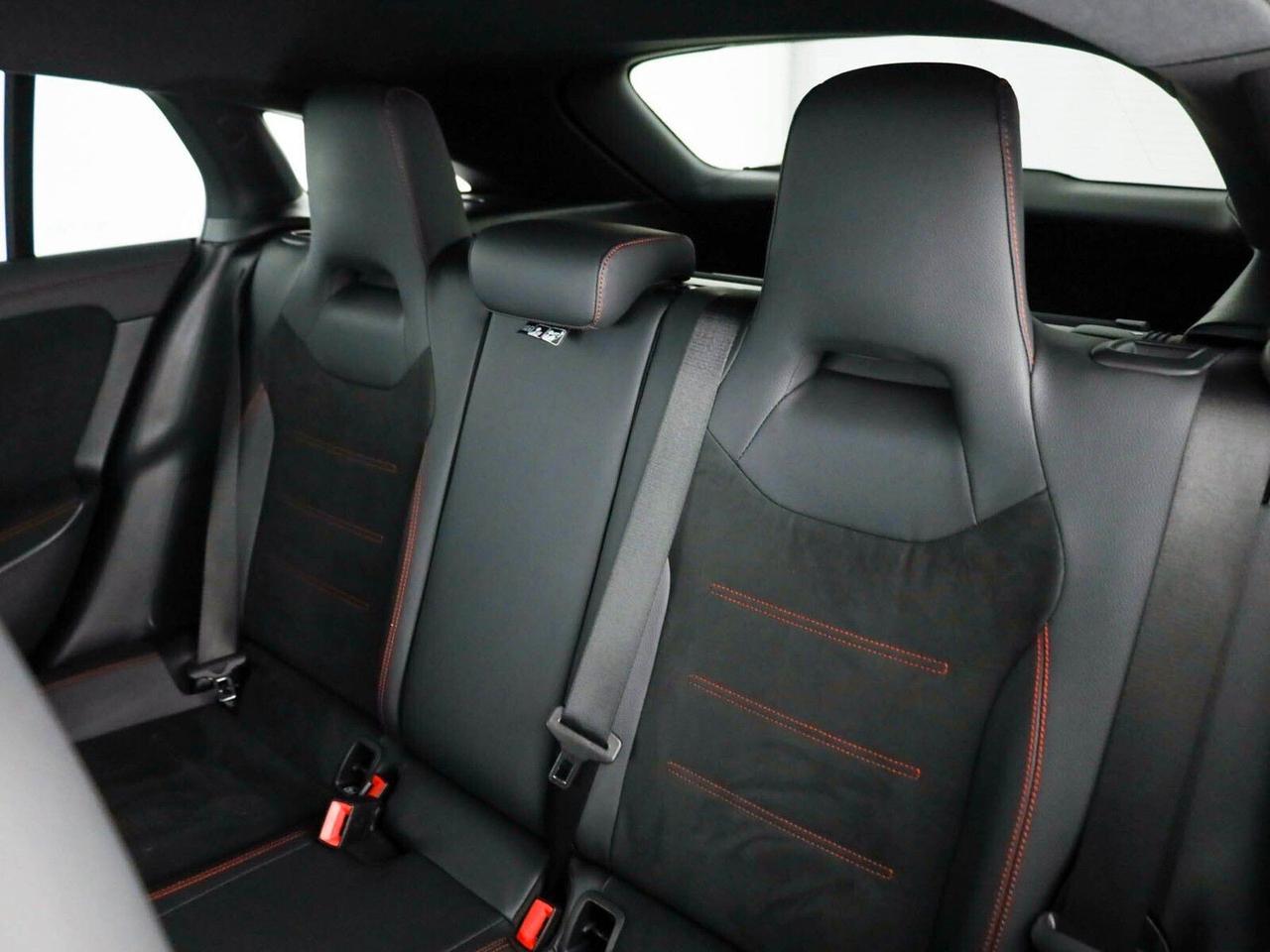 Mercedes-benz CLA 200d Automatic SB Premium Plus Led Ambient