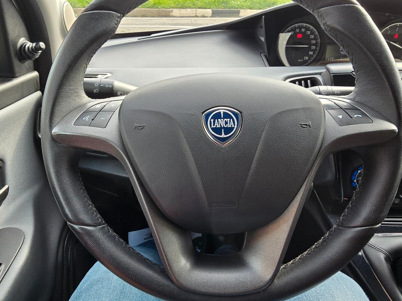 Lancia Ypsilon 1.2 69 CV 5 porte GPL Ecochic Platinum