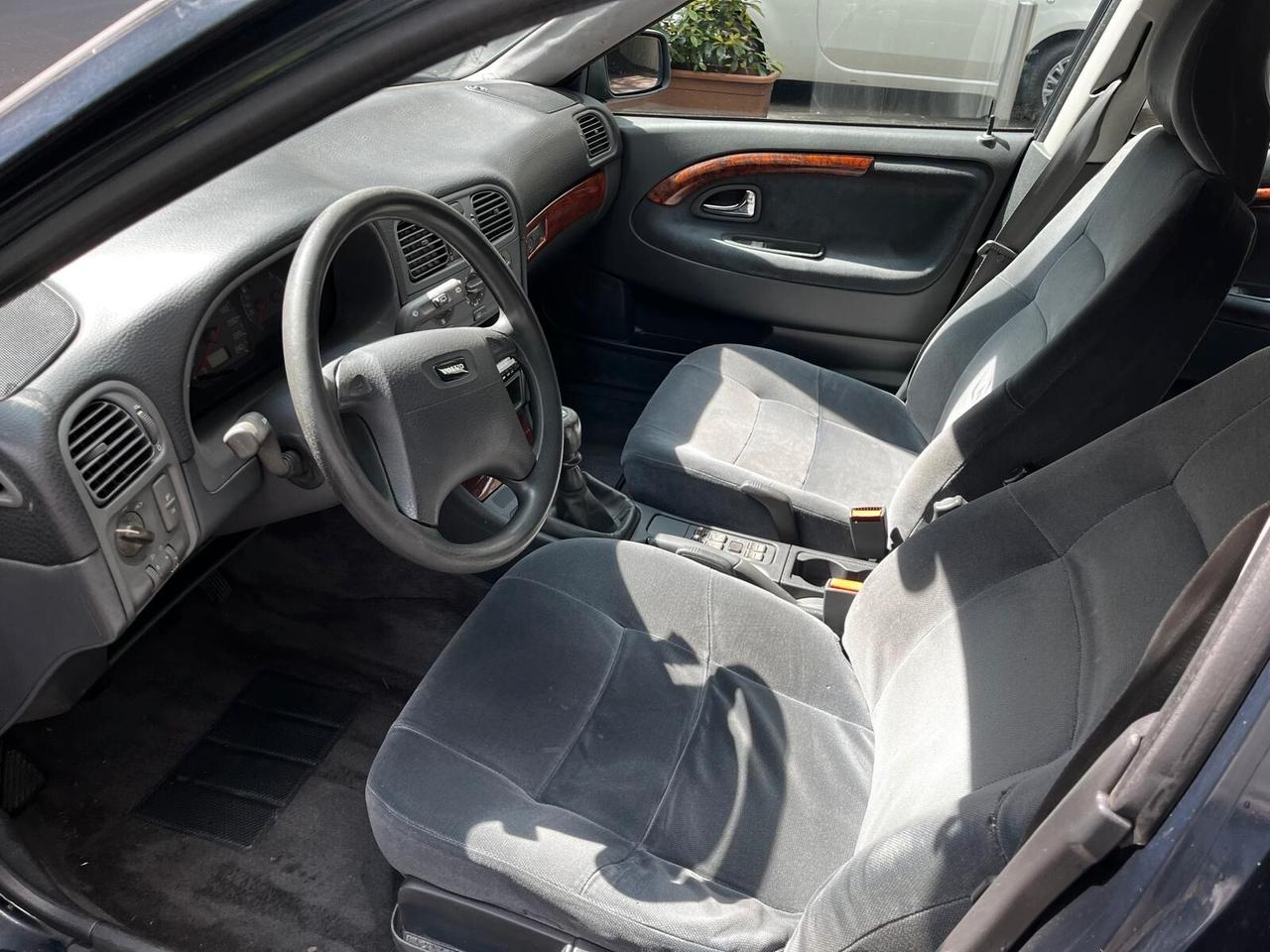 Volvo V40 2.0 16V cat