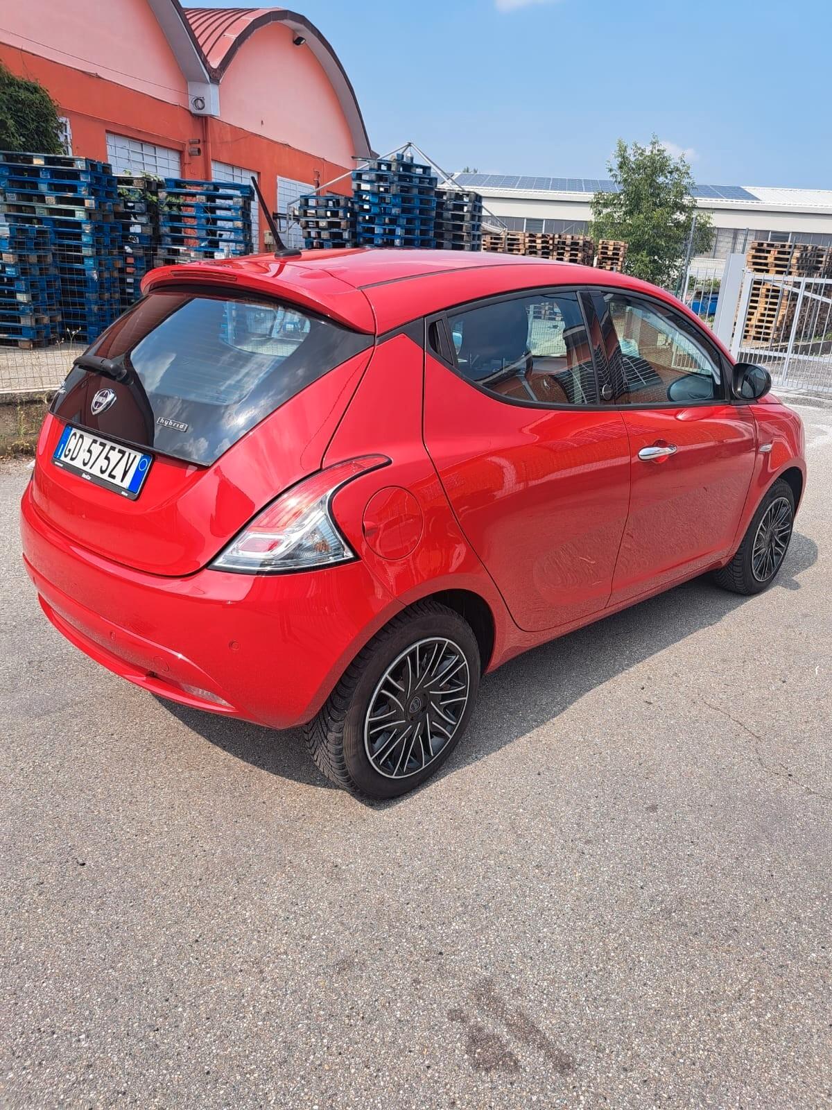 Lancia Ypsilon 1.0 FireFly 5 porte S&S Hybrid Ecochic Gold NESSUN VINCOLO DI FINANZIAMENTO