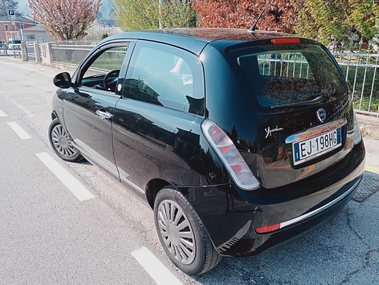 Lancia Ypsilon 1.4 Platino Ecochic GPL