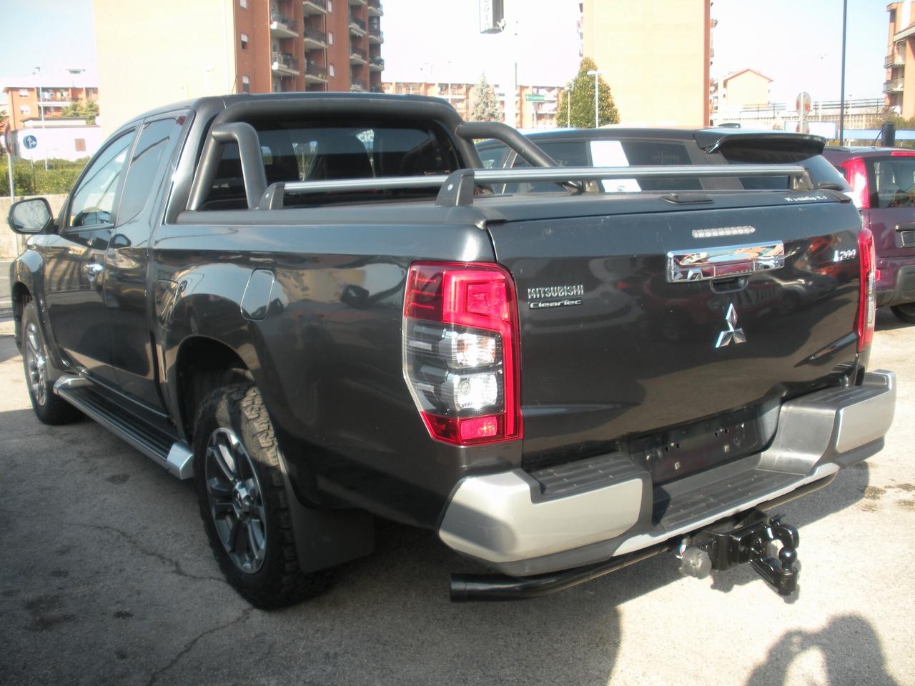 Mitsubishi L200 2.3 D Club Cab 4x4 Super Select Intense