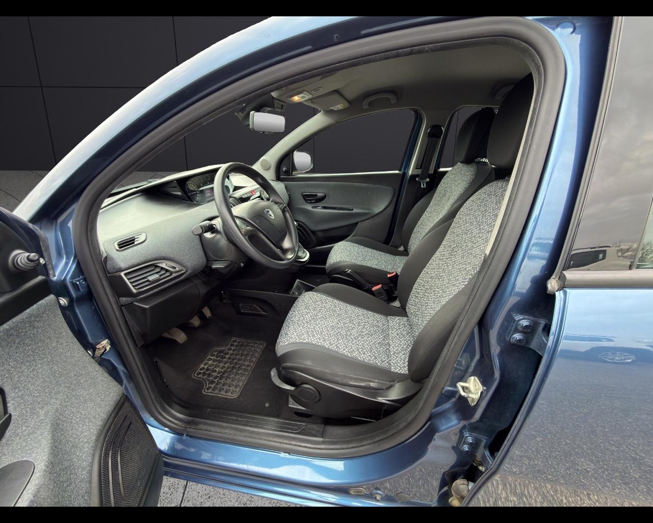 LANCIA Ypsilon 3ª serie - Ypsilon 1.0 FireFly 5 porte S&S Hybrid Silver