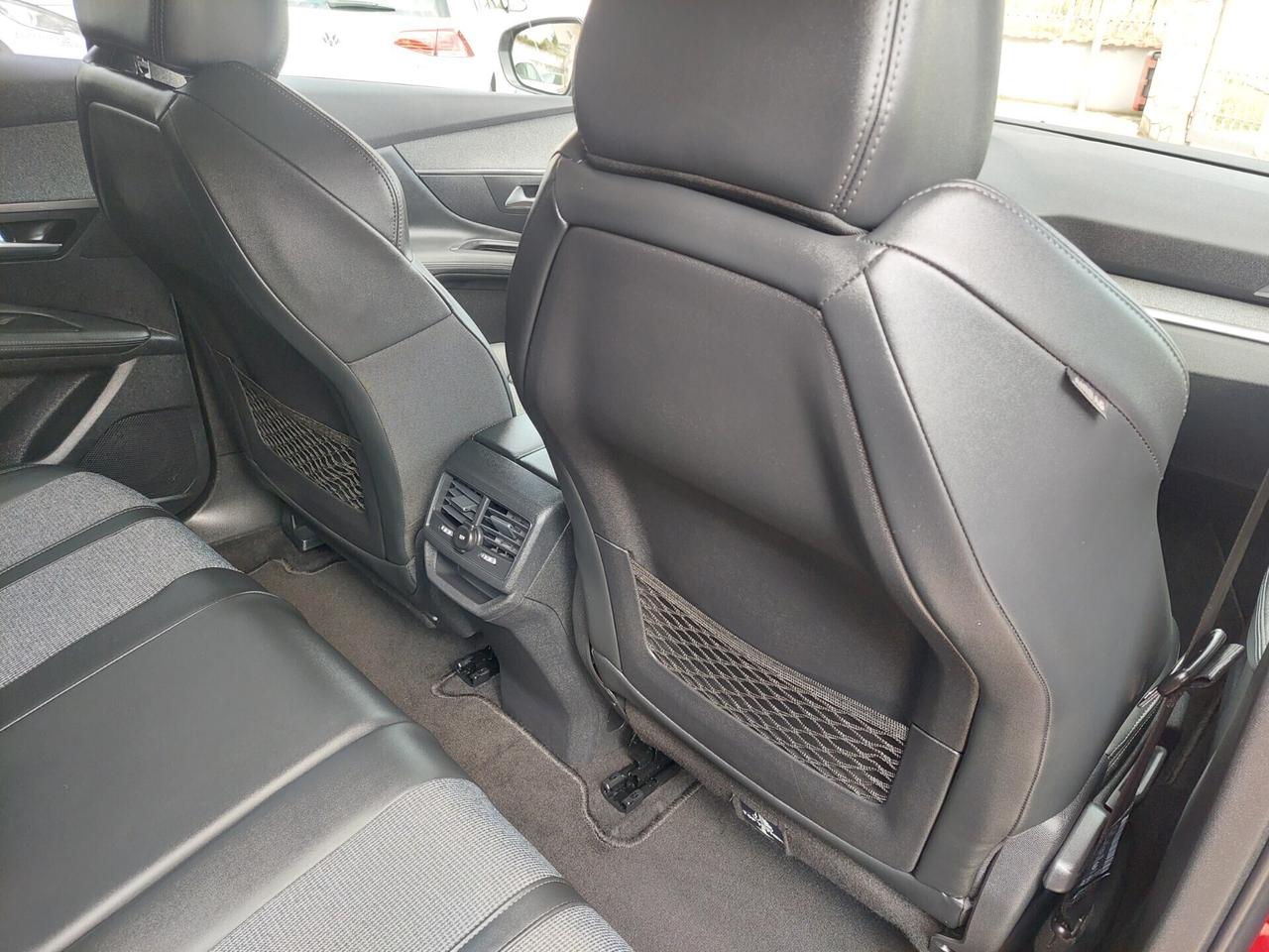 Peugeot 3008 BlueHDi 130 S&S EAT8 Allure