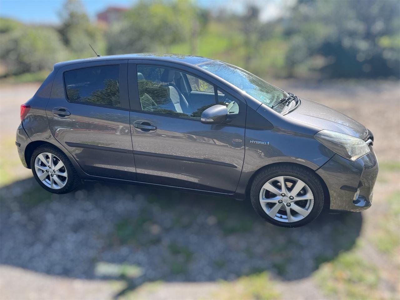 Toyota Yaris 1.5 Hybrid - Automatica -2015