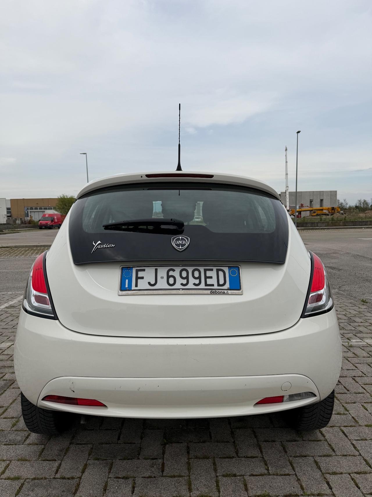 Lancia Ypsilon 1.2 69 CV 5 porte GPL Ecochic Gold