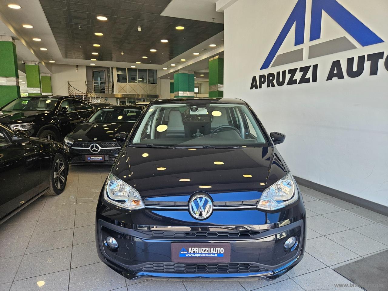 VOLKSWAGEN 1.0 5p. move up!
