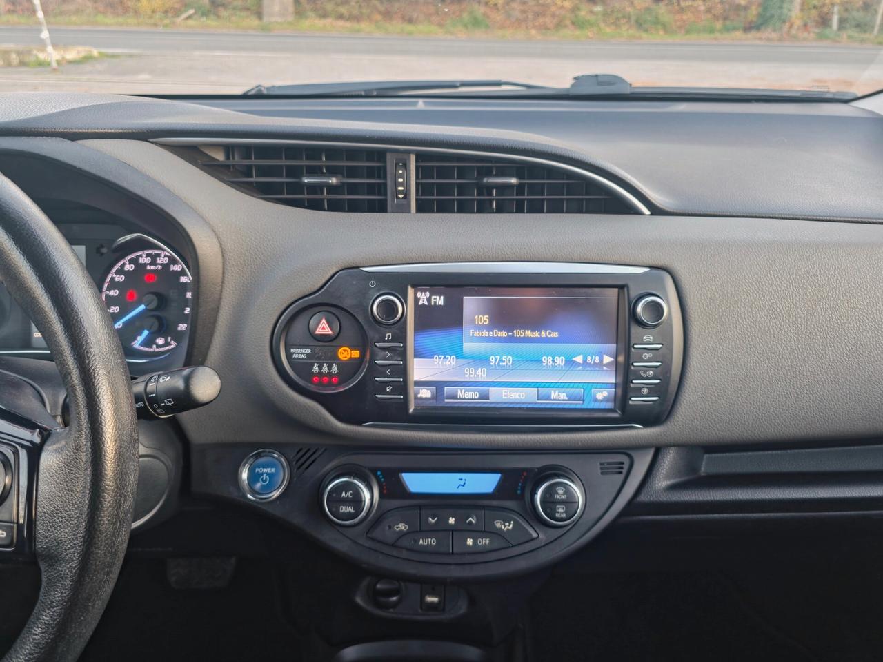 Toyota Yaris 1.5 Hybrid 5 porte Business 2017-E6B Automatico NEO