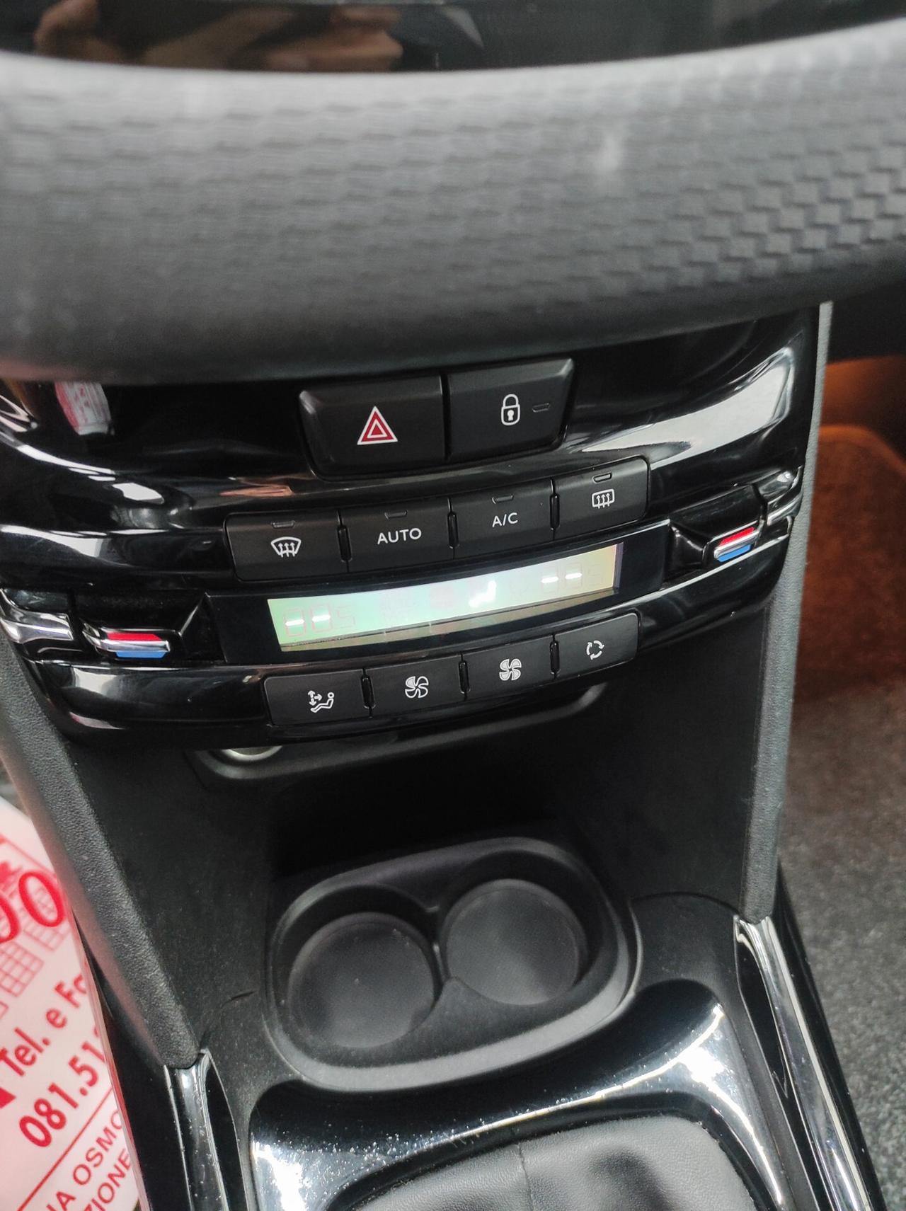 Peugeot 2008 BlueHDi TettoPa SensNavLegaPelle