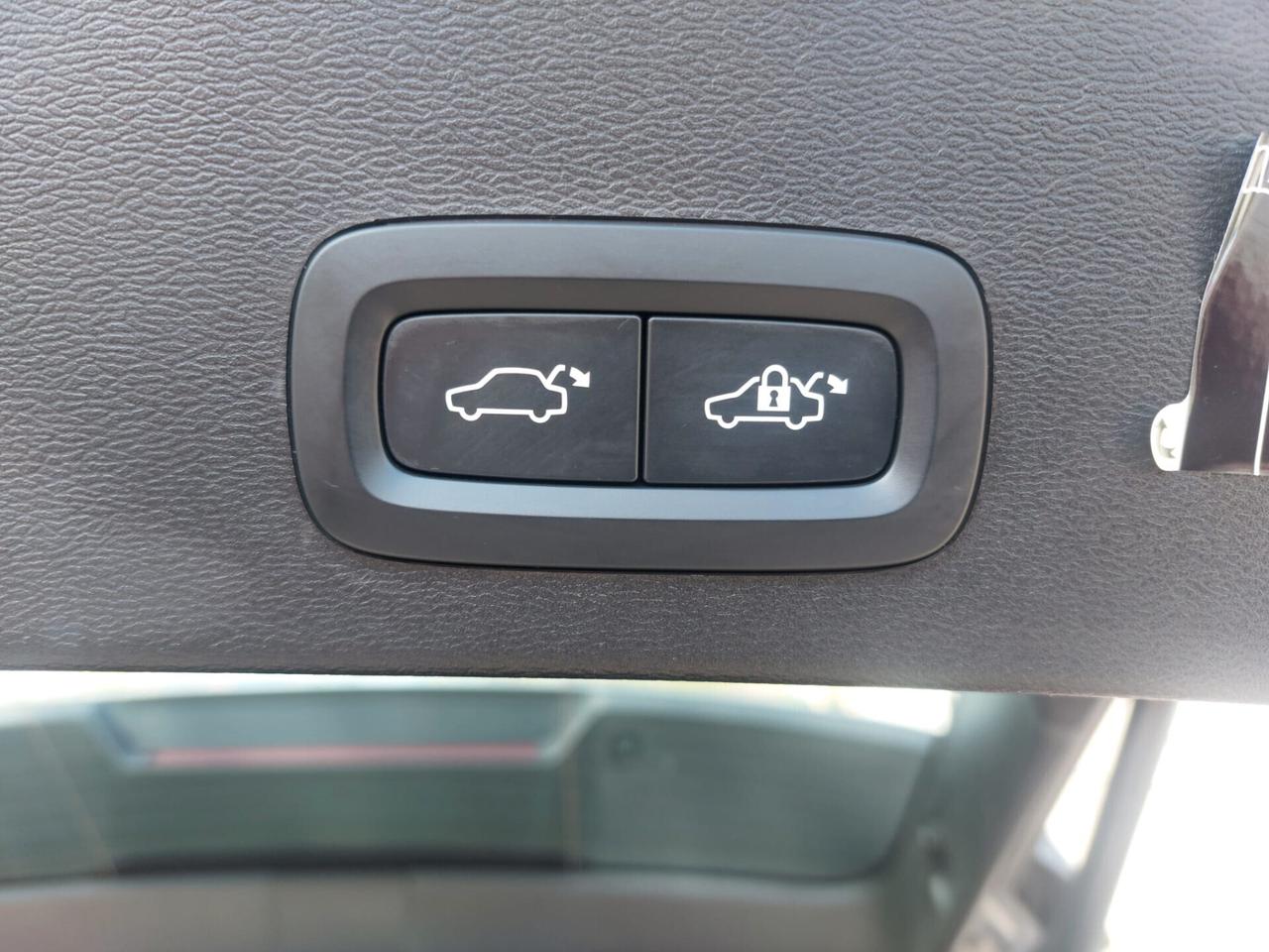 Volvo XC40 T2 Geartronic Momentum Pro