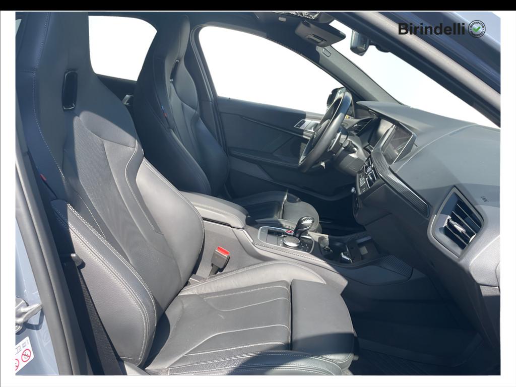 BMW Serie 1 (F40) - M 135i xDrive
