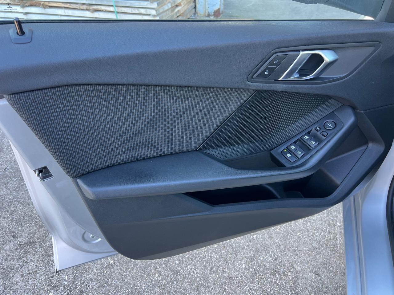 BMW 118i Business Advantage 140cv FINANZIABILE