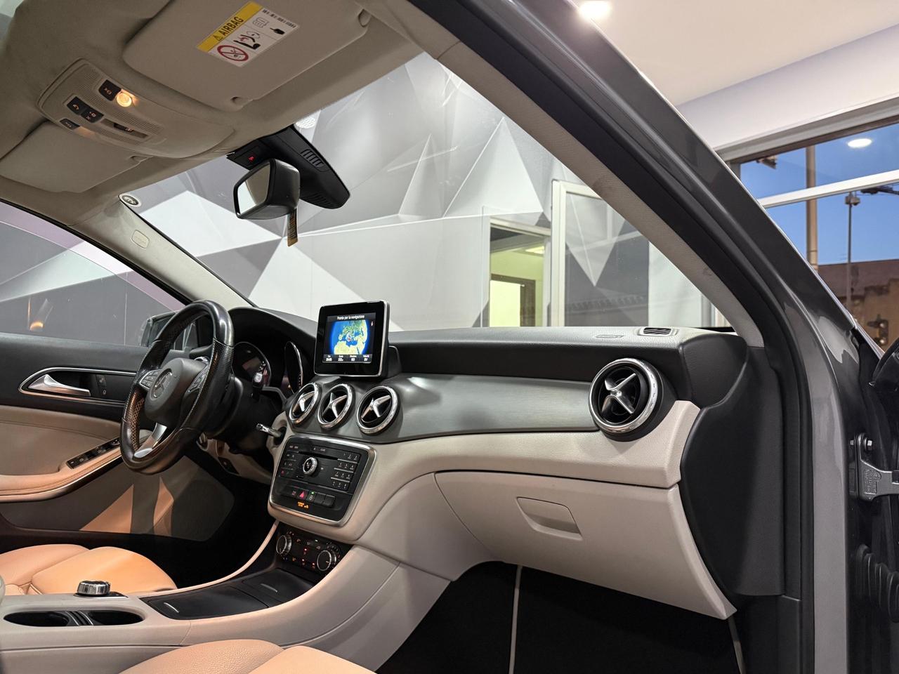 Mercedes-benz GLA 200 d Sport-2015