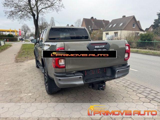 TOYOTA Hilux 2.4 D-4D A/T 4WD 4 porte Double Cab Invincible