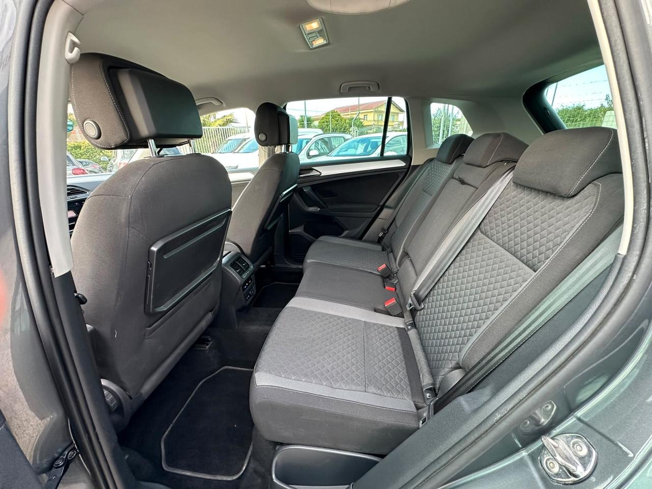 Volkswagen Tiguan 1.6 TDI Sport RLine